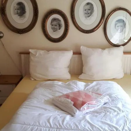 Homestay Bungalow Prinsenhof: Beachside Retreat With Private Garden *