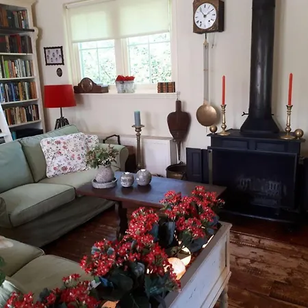 Bungalow Prinsenhof: Beachside Retreat With Private Garden Ouddorp