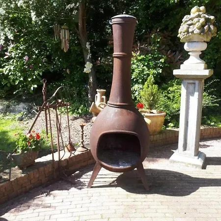 Bungalow Prinsenhof: Beachside Retreat With Private Garden Homestay