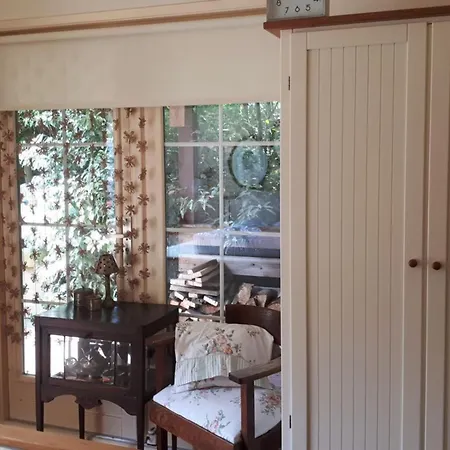 Bungalow Prinsenhof: Beachside Retreat With Private Garden Homestay *