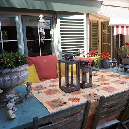 Homestay Bungalow Prinsenhof: Beachside Retreat With Private Garden *