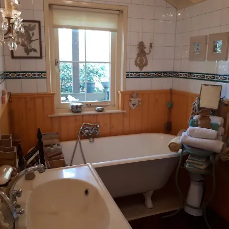 Homestay Bungalow Prinsenhof: Beachside Retreat With Private Garden