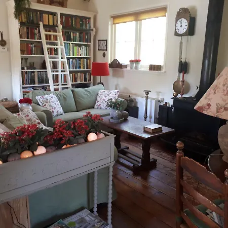 Bungalow Prinsenhof: Beachside Retreat With Private Garden Ouddorp