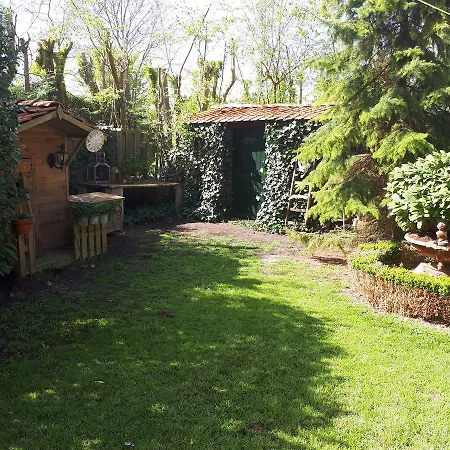 Bungalow Prinsenhof: Beachside Retreat With Private Garden